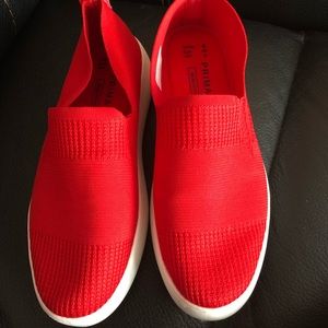 Dupe Steven madden platform slip on